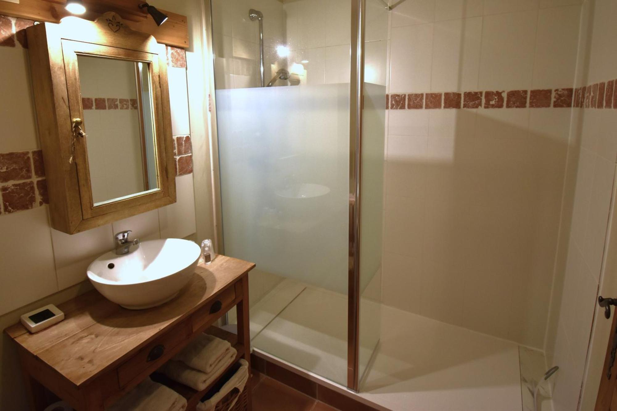 Bed and Breakfast La Cle Des Bois Ле-Бур-д'Уазан Экстерьер фото