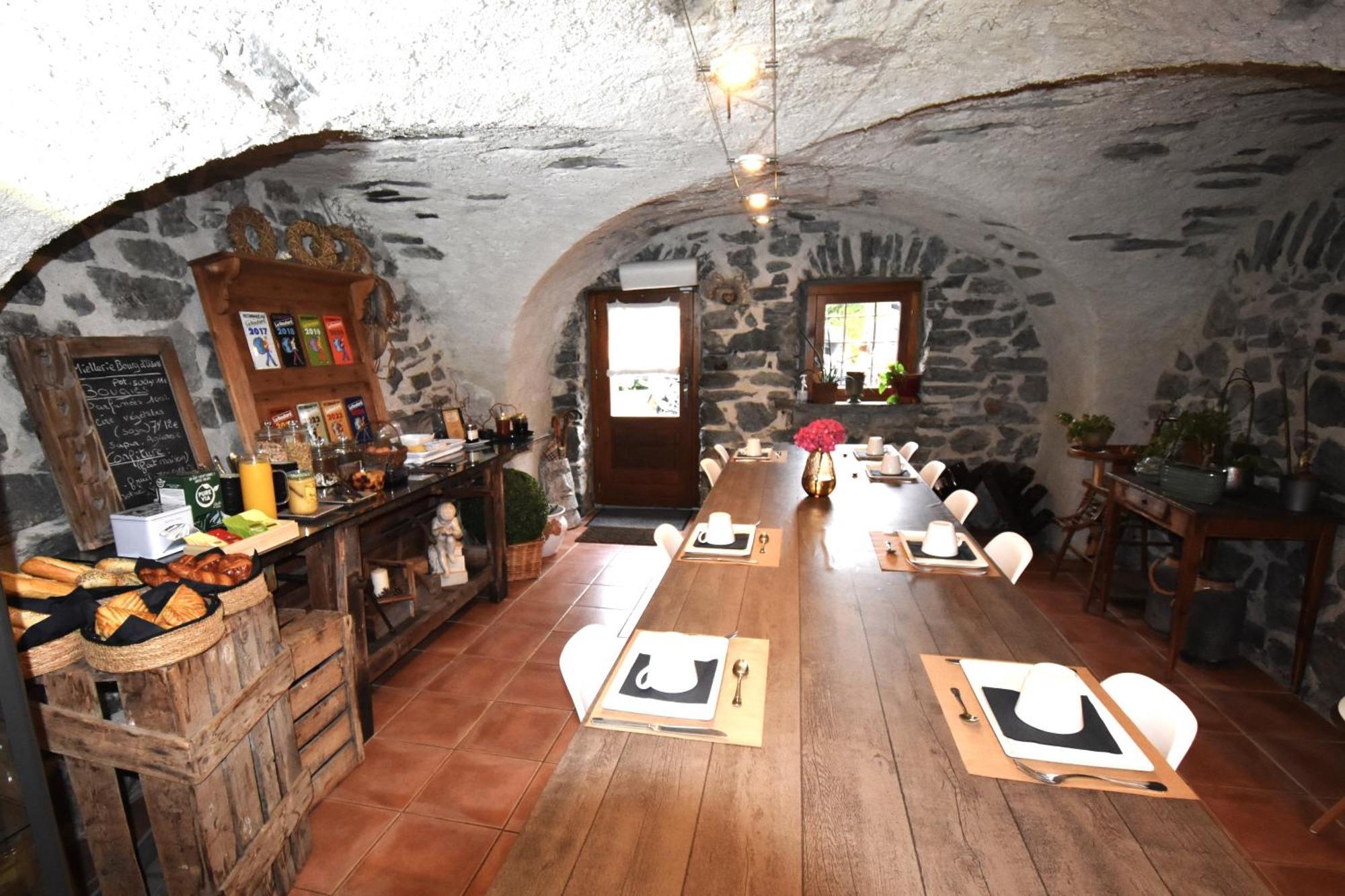 Bed and Breakfast La Cle Des Bois Ле-Бур-д'Уазан Экстерьер фото