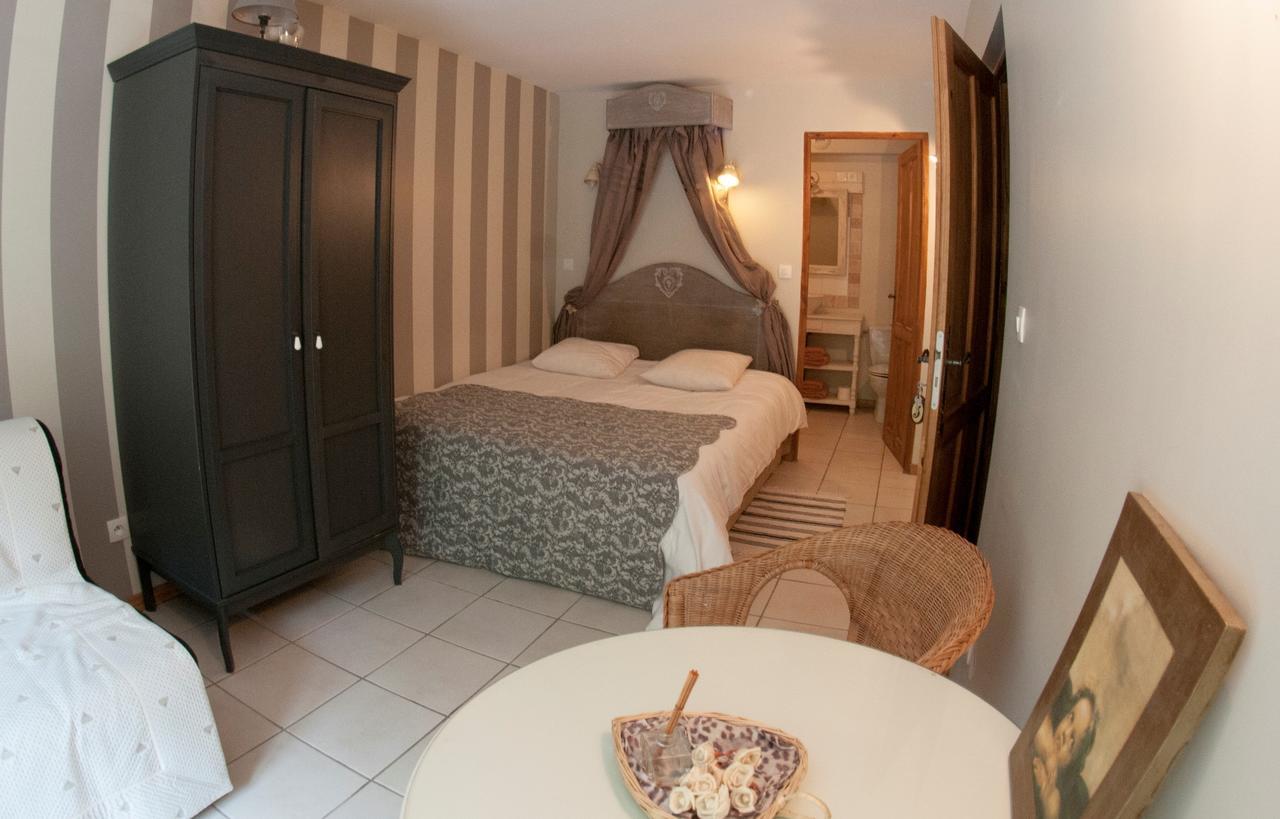 Bed and Breakfast La Cle Des Bois Ле-Бур-д'Уазан Экстерьер фото