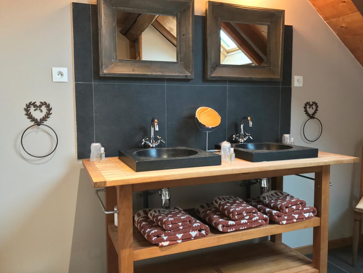 Bed and Breakfast La Cle Des Bois Ле-Бур-д'Уазан Экстерьер фото